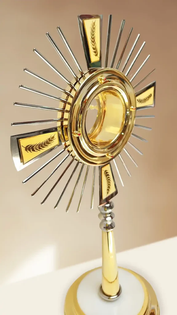 Restauración de custodia religiosa para una iglesia con baño de oro de 24k